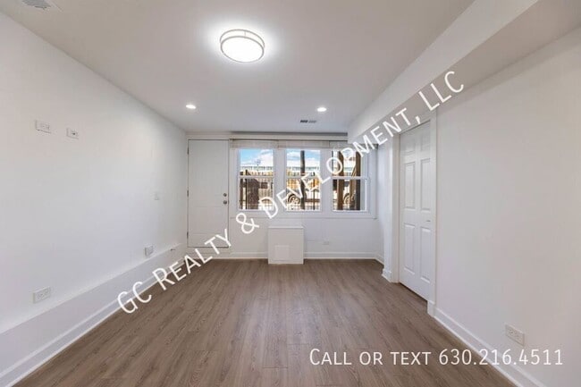 Photo - 3529 S Indiana Ave Unit G