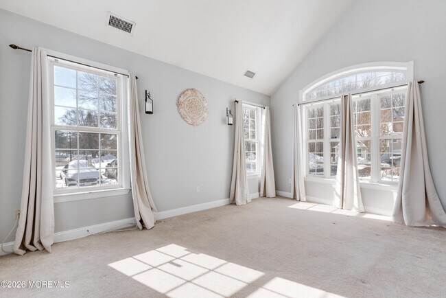 Photo - 165 Shinnecock Dr