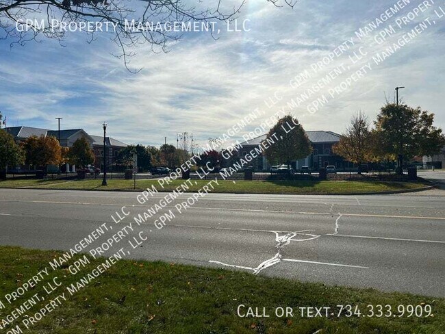 Photo - COMMERCIAL OFFICE BUILDING