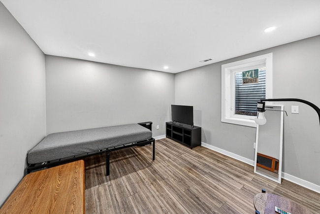Photo - 1303 Sorin St