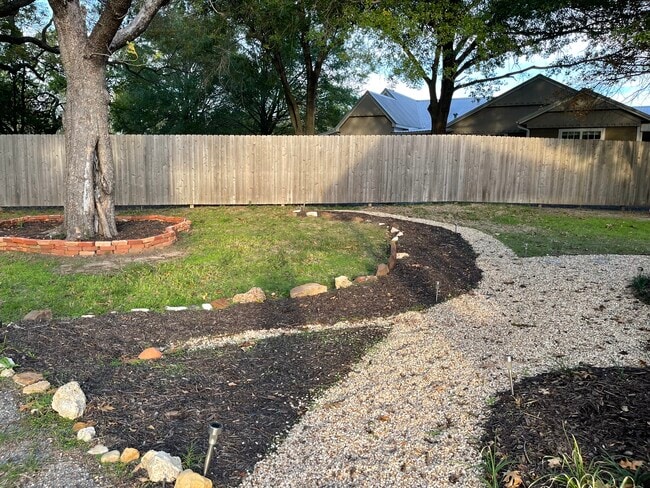 Photo - 600 SE Front St