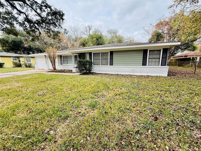 Photo - 2310 Pecos St