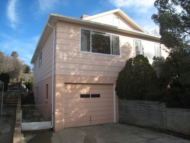 Building Photo - 221 S Alarcon St Unit 221 S. Alarcon Apt B