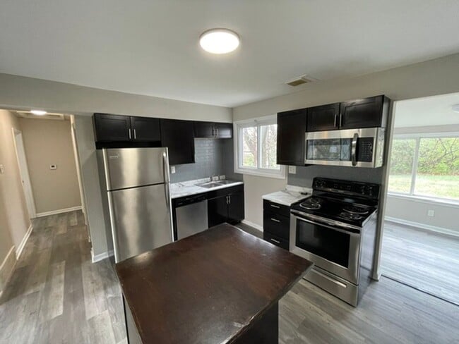 Photo - 815 Bella Ln