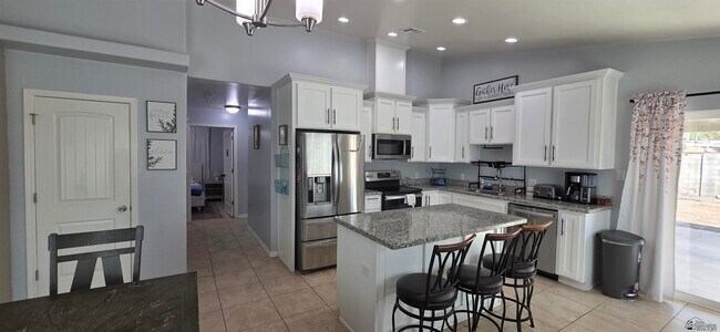 Photo - 624 S Vaughn Ave