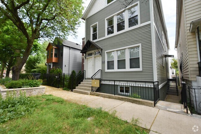 Building Photo - 1736 W Altgeld St Unit CH Rental