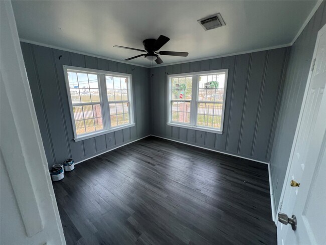 Photo - 3318 Topping St