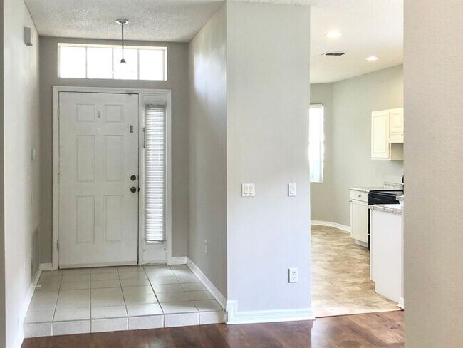 Photo - Lovely 3/2 Spacious Home and a 2 Car Garag...