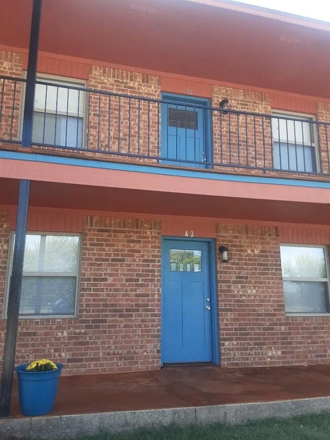 Building Photo - 505 Oak Ave Unit A4 Rental
