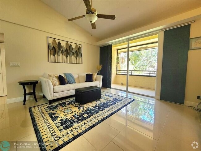 Building Photo - 641 Lyons Rd Unit 11202 Rental