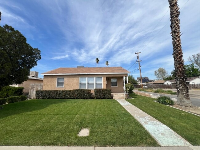 Building Photo - 2114 Brundage Ln Unit House