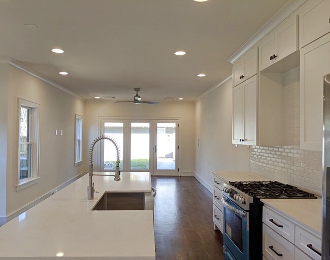 Photo - 6001 Palo Pinto Ave