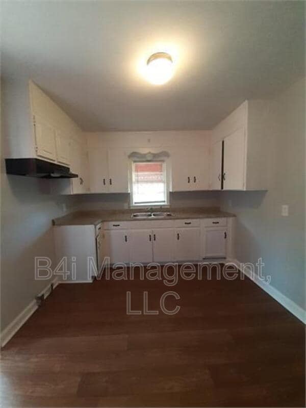 Building Photo - 1102 33rd St Rental