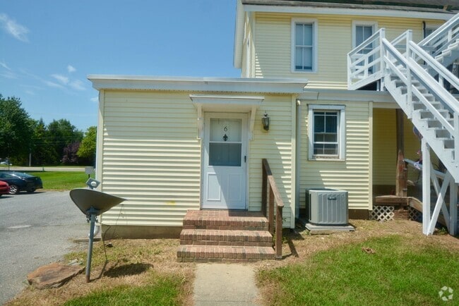 Building Photo - Great - 1 BEDROOM in Middletown with a Bri... Unit PHARO HOUSE - 100-6