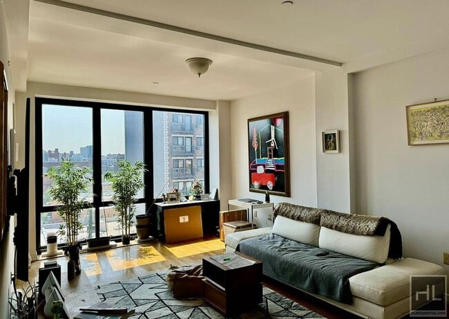 Photo - Gorgeous rent stabilized one bedroom with balcony Unidad 3B