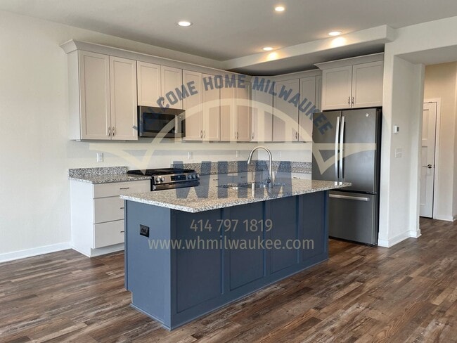 Building Photo - 2935 N 186th St