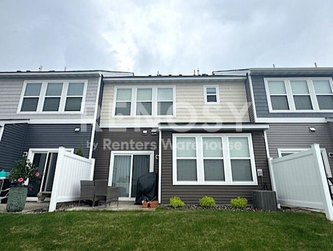 Photo - 7216 Walnut Grove Ln N