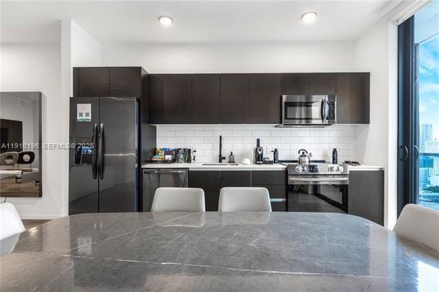 Building Photo - 398 NE 5th St