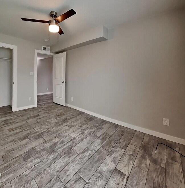 Stylishly Updated 2BR/1BA – Single-Level Living at Its Best! $500 MOVE IN SPECIAL ACT TODAY!!!!!