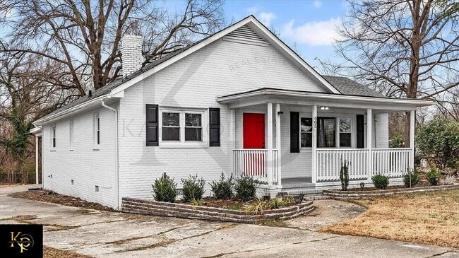 Photo - 605 Apple St