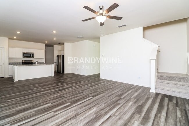 Photo - 546 Otway Lp