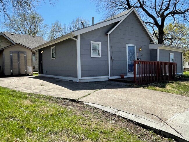Photo - 5701 Forest Ave House