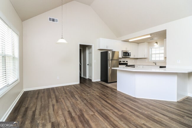 Photo - 40 Berkshire Trce