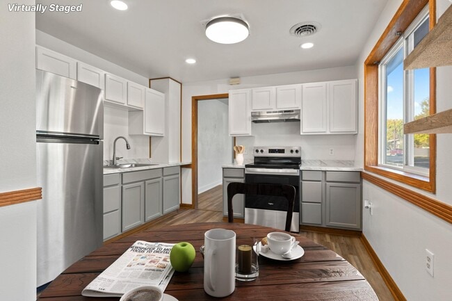 Photo - 402 Burlington Ave