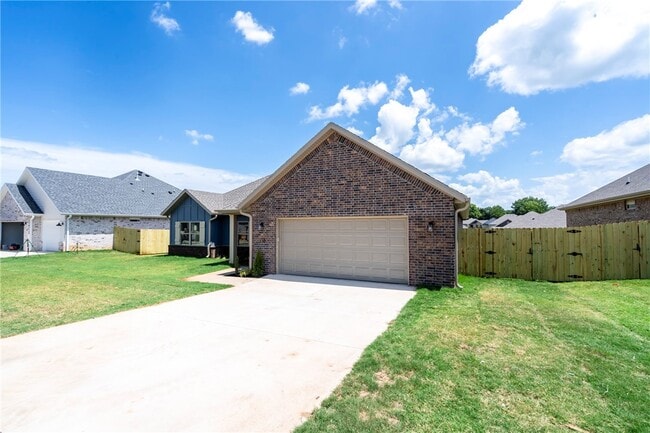 Photo - 110 N Banner Ave