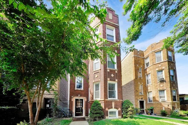 Photo - 5418 N Artesian Ave Unit 1
