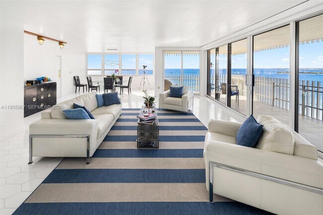 Photo - 1 Grove Isle Dr Unidad A1102