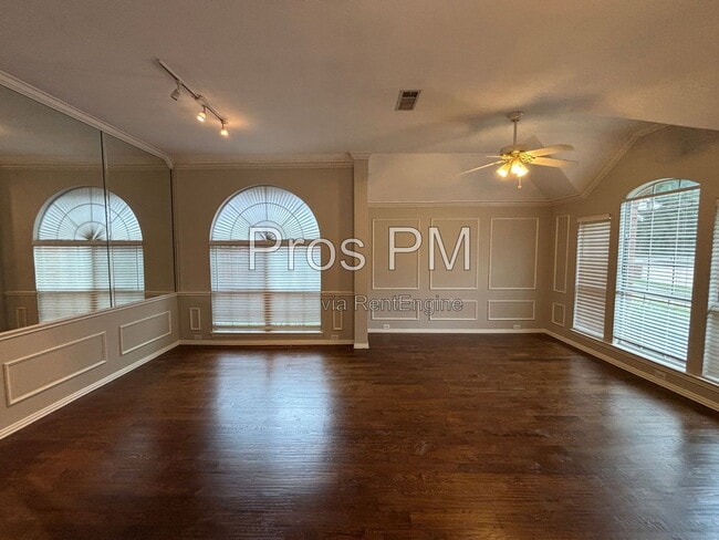 Photo - 2921 Meadow Glen Dr