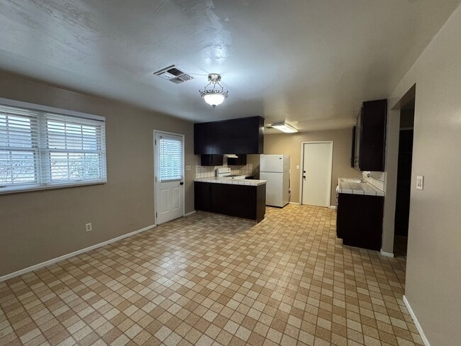 Photo - 210 Douglas St Unit A