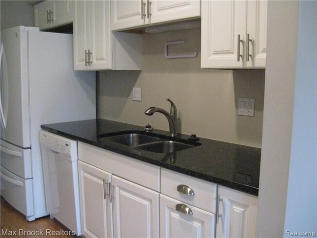 Photo - 1859 Wickham St