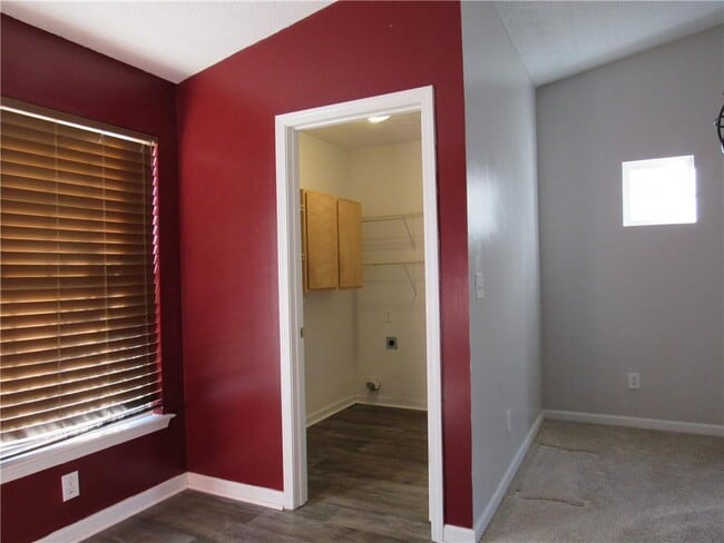 Photo - 35 Granite Ct