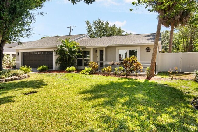Building Photo - 2 S Treasure Dr Rental
