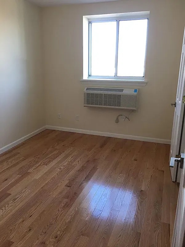 Photo - 51-25 Queens Blvd