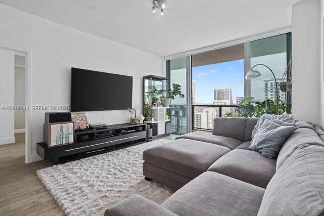 Photo - 79 SW 12th St Unit 3110-S