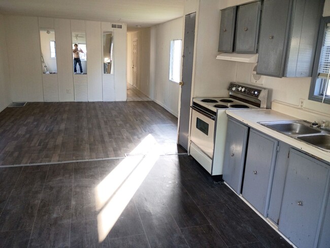 Photo - 2 Bed 1 Bath Mobile Home in East Village Mobile Home Community Unit Lot 19