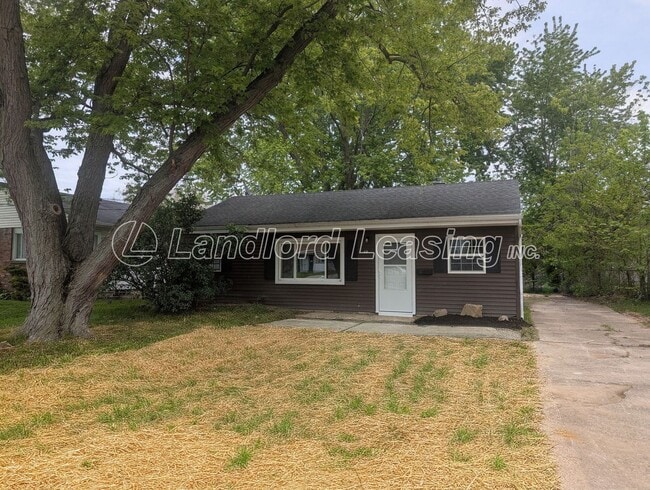 Building Photo - Completely Renovated 3-Bedroom Ranch with Detached Garage
