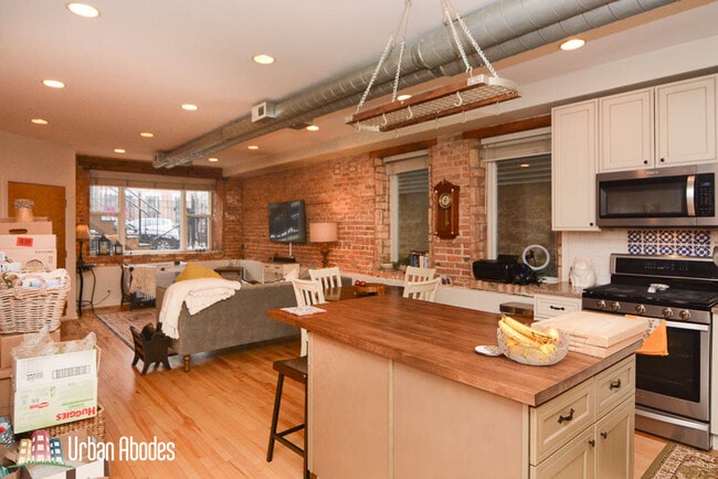 Photo - 1723 W Erie St Unit 1