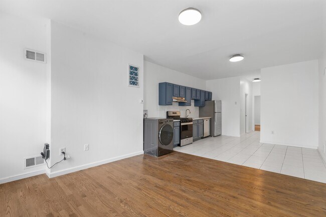Photo - 84 Griffith St Unit #1