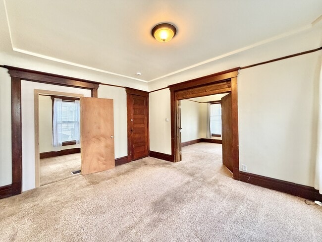 551 S Main St