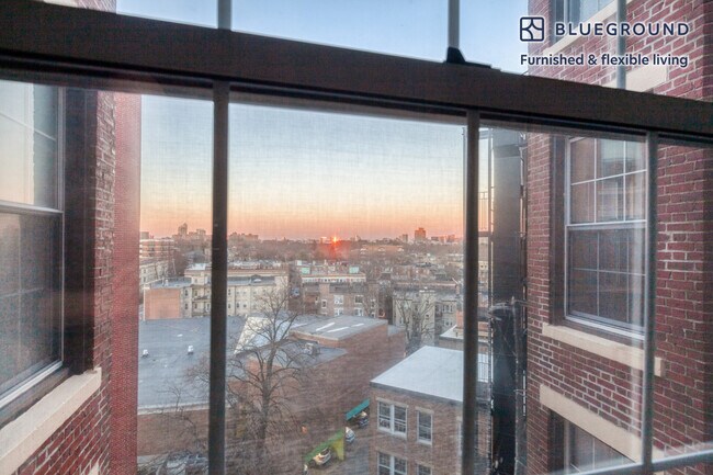 1284 Beacon St Unit SI FL7-ID477