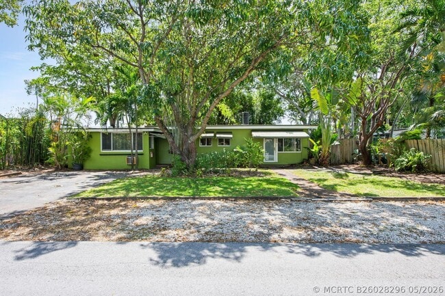 Photo - 2020 NE 4th Ave