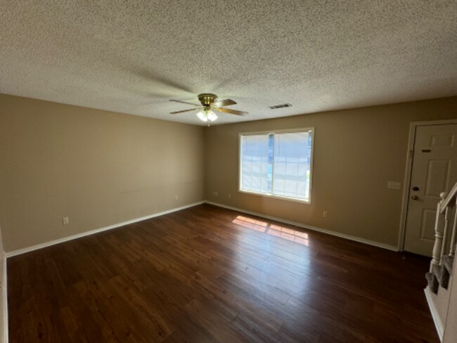 Photo - 1204 University Dr Unit B