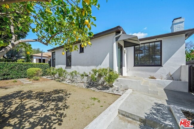 Photo - 1132 Greenacre Ave