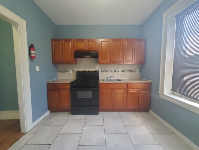 Unit 202 - 203 Shephard Ave Apartments Unit 202