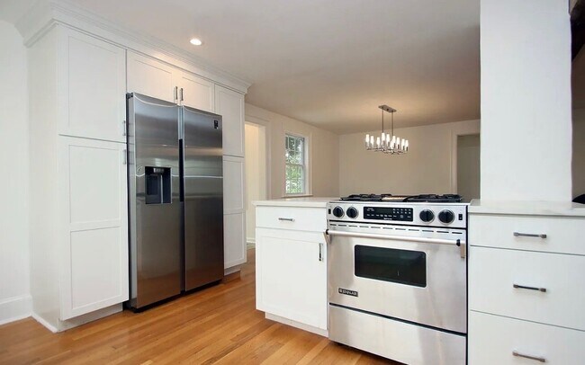 Photo - 570 Westfield Ave