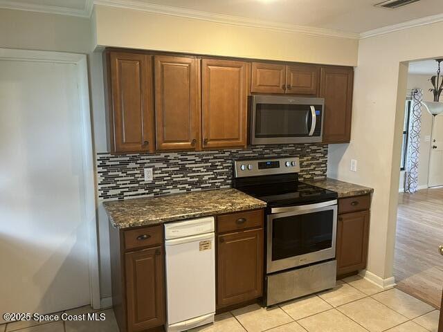 Photo - 978 Nagle Dr